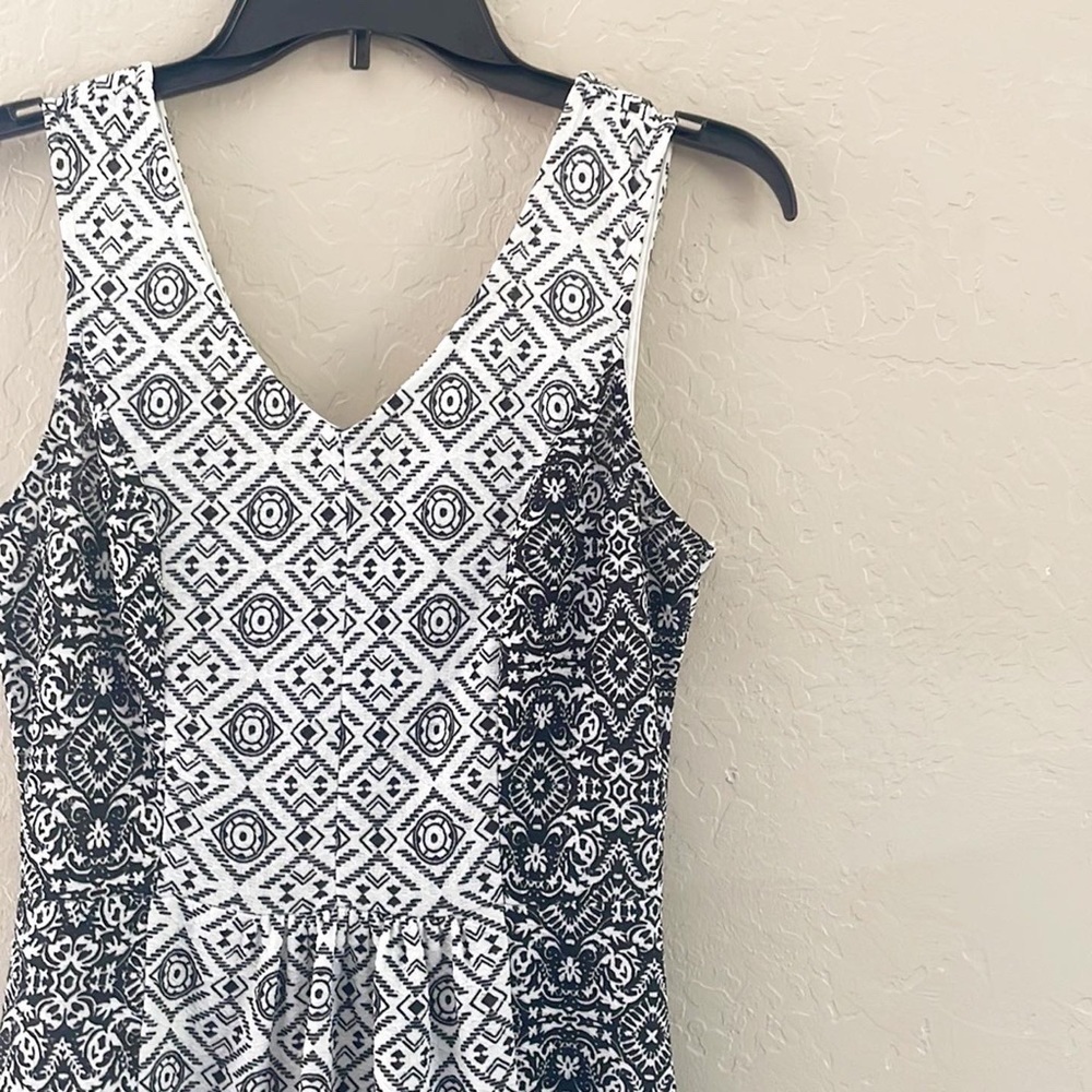 🌿Final Sale 
Rewind Black And White Keyhole‎ Open Back Dress - Picture 5 of 8